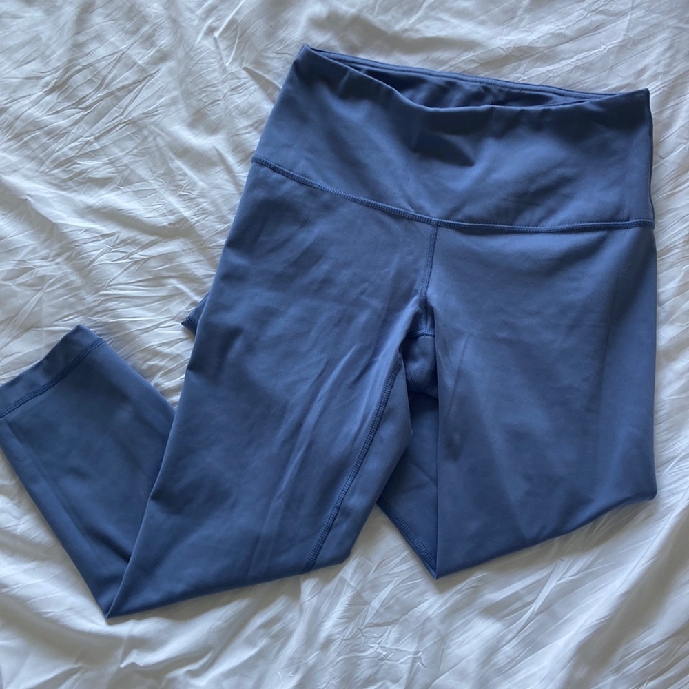 Yogalicious Lux size small 3/4 leggings! Flaws shown in photos.
